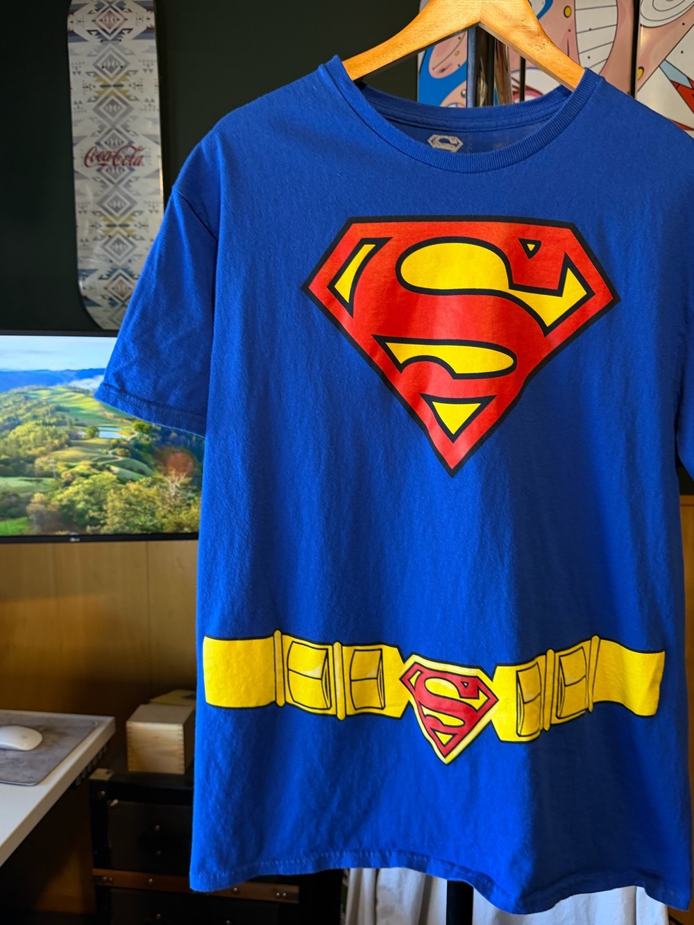 Superman DC Comics Men’s L T-shirt- Does Not Come With Cape